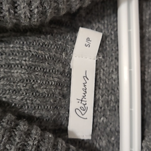 Poncho sweater - Picture 2 of 4